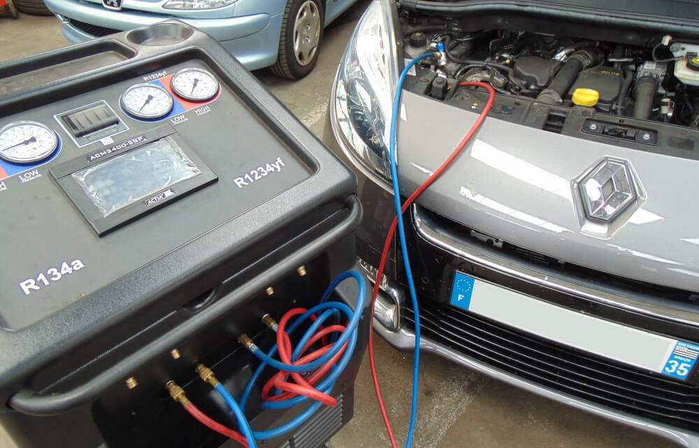 Entretien & recharge climatisation voiture - Garages Car's